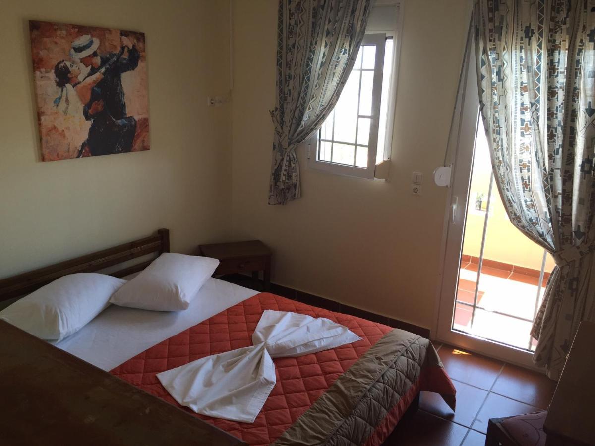 Toulipa Rooms Agia Ermioni Exterior foto