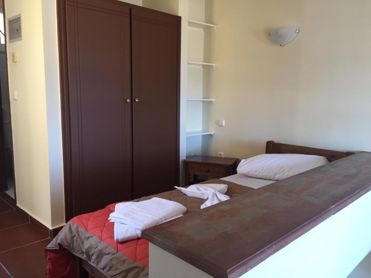 Toulipa Rooms Agia Ermioni Exterior foto